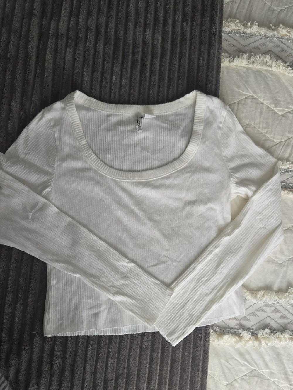NWOT H&M White Ribbed Long Sleeve Scoop Neck Top